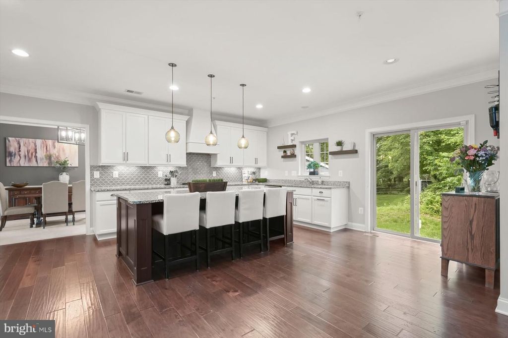 Image 18 of property listing at 5814 BELLANCA DR, Elkridge, MD 21075