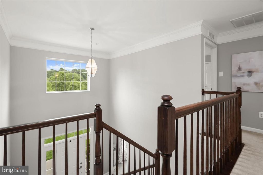 Image 26 of property listing at 5814 BELLANCA DR, Elkridge, MD 21075