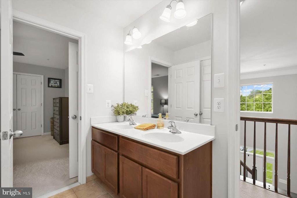 Image 40 of property listing at 5814 BELLANCA DR, Elkridge, MD 21075