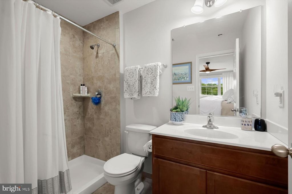 Image 44 of property listing at 5814 BELLANCA DR, Elkridge, MD 21075