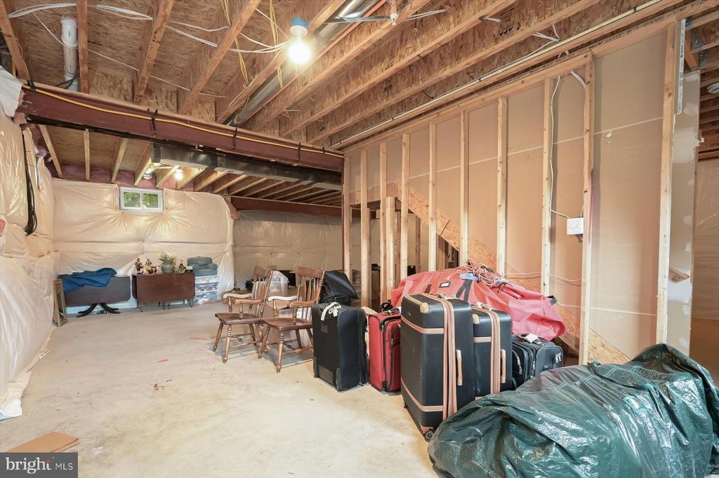 Image 48 of property listing at 5814 BELLANCA DR, Elkridge, MD 21075