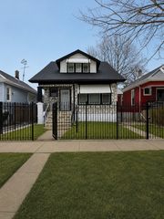 12019 S Perry Avenue, Chicago, IL 60628