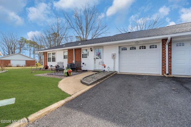 821B Balmoral Court, Lakewood, NJ 08701