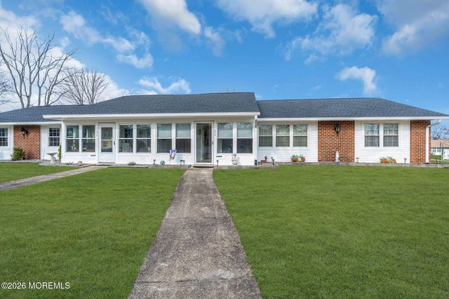 821B Balmoral Court, Lakewood, NJ 08701