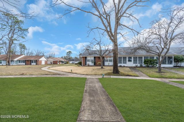 821B Balmoral Court, Lakewood, NJ 08701