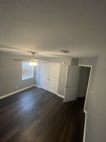 1601 Johnny Murphy Rd, Dothan, AL 36301
