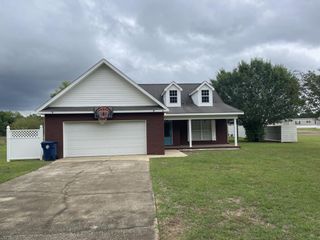 1601 Johnny Murphy Rd, Dothan, AL 36301