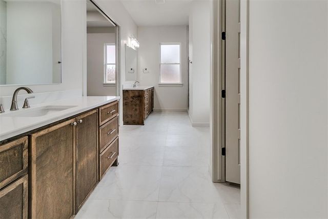 903 Trunci Circle, Newcastle, OK 73065