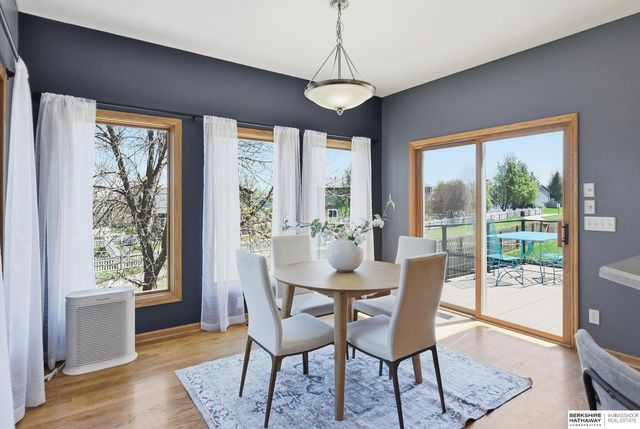 1911 Lakewood Drive, Papillion, NE 68046