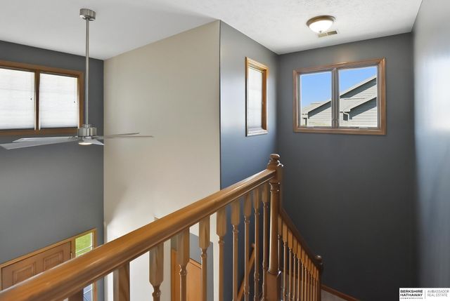 1911 Lakewood Drive, Papillion, NE 68046