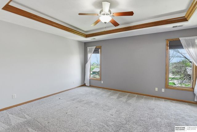 1911 Lakewood Drive, Papillion, NE 68046