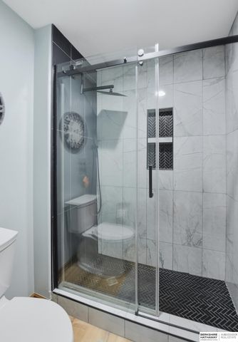 1911 Lakewood Drive, Papillion, NE 68046