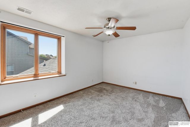 1911 Lakewood Drive, Papillion, NE 68046