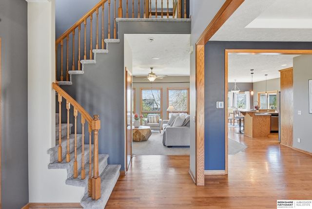 1911 Lakewood Drive, Papillion, NE 68046