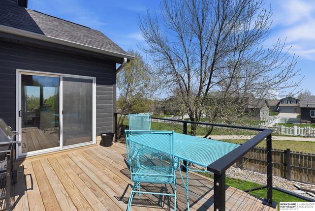 1911 Lakewood Drive, Papillion, NE 68046