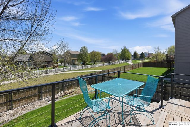 1911 Lakewood Drive, Papillion, NE 68046