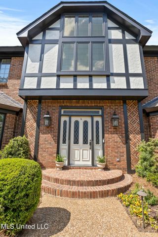 6 Pond Side Drive, Jackson, MS 39211