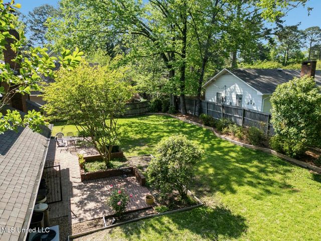 6 Pond Side Drive, Jackson, MS 39211