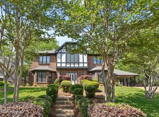 6 Pond Side Drive, Jackson, MS 39211