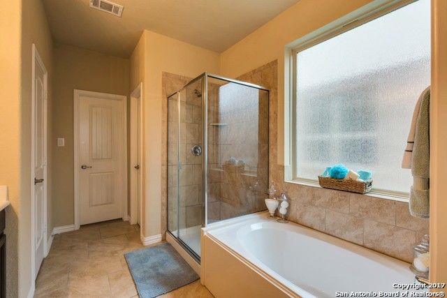 517 SADDLE BACK TRL, Cibolo, TX 78108