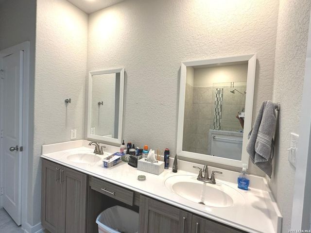 7911 Winterfell, San Antonio, TX 78249