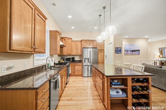 6288 Hawthorne Court, Saugatuck Twp, MI 49453