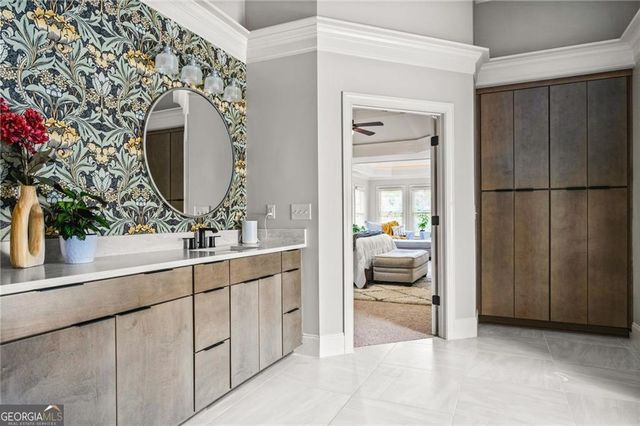 4526 Meadowland Way, Flowery Branch, GA 30542