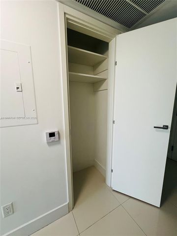 1300 Brickell Bay Dr 1606, Miami, FL 33131