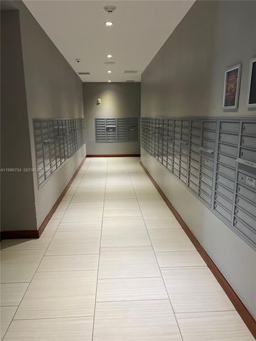 1300 Brickell Bay Dr 1606, Miami, FL 33131