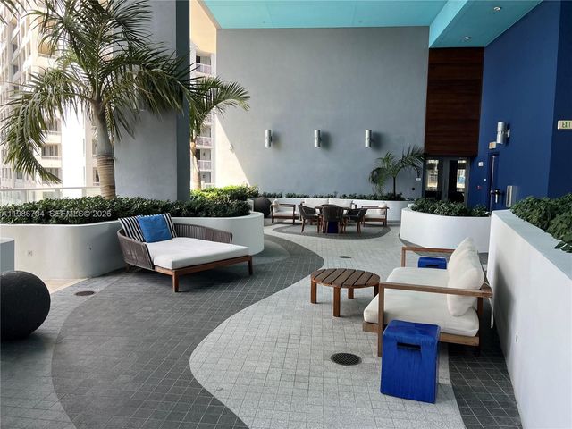 1300 Brickell Bay Dr 1606, Miami, FL 33131
