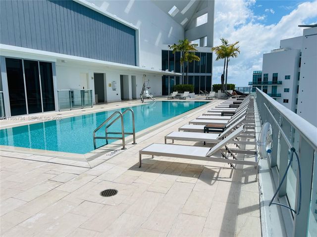 1300 Brickell Bay Dr 1606, Miami, FL 33131