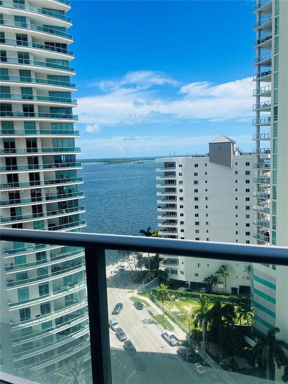 1300 Brickell Bay Dr 1606, Miami, FL 33131