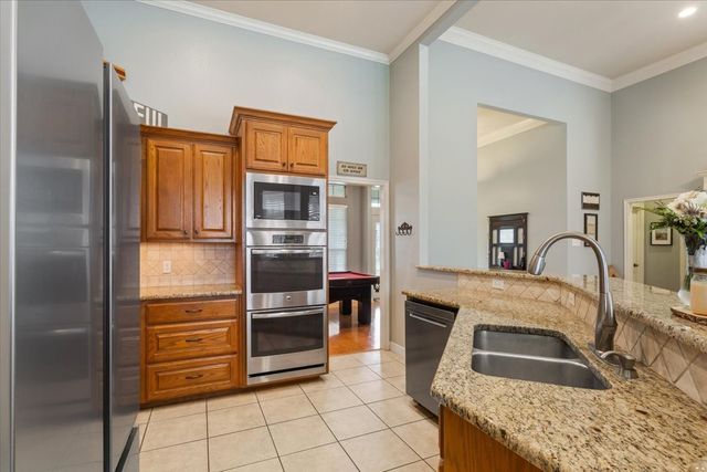 5616 Landsdown Drive, Waco, TX 76708