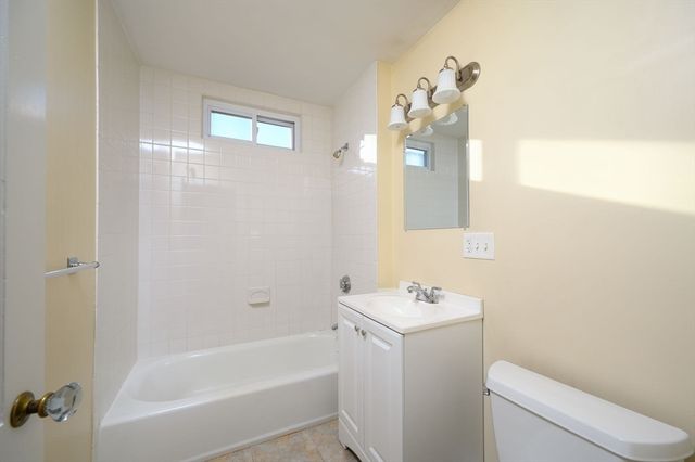 17-19 Albany St, Quincy, MA 02170