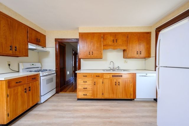 17-19 Albany St, Quincy, MA 02170