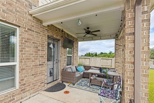 337 Burgundy Drive, Alvin, TX 77511