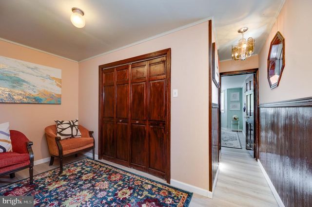 33 W MAIN ST, Girardville, PA 17935