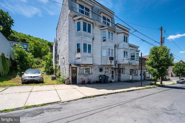 33 W MAIN ST, Girardville, PA 17935