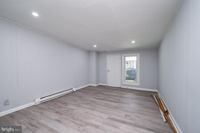 33 W MAIN ST, Girardville, PA 17935