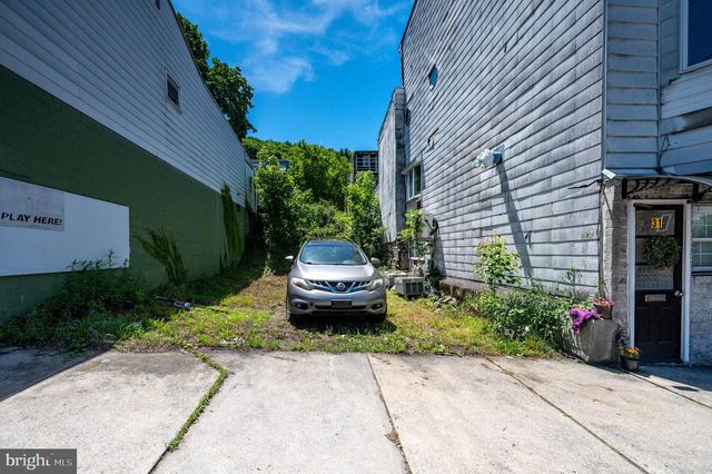 33 W MAIN ST, Girardville, PA 17935