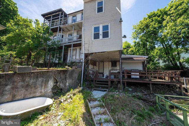 33 W MAIN ST, Girardville, PA 17935