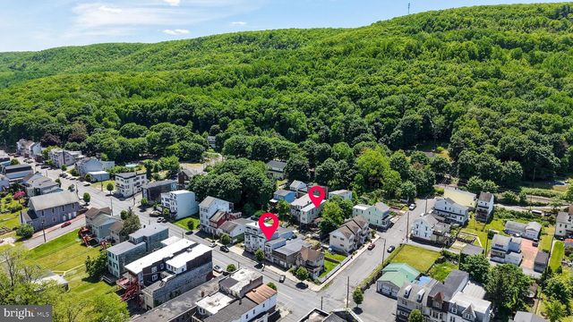 33 W MAIN ST, Girardville, PA 17935