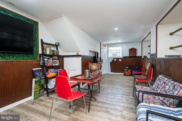 33 W MAIN ST, Girardville, PA 17935