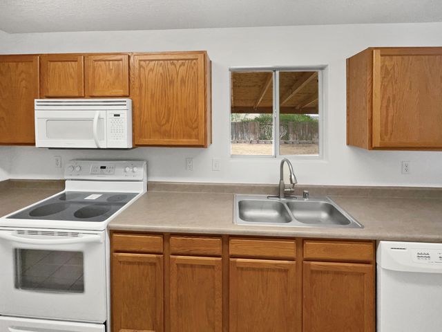 5355 FEATHER ROCK Place NW, Albuquerque, NM 87114