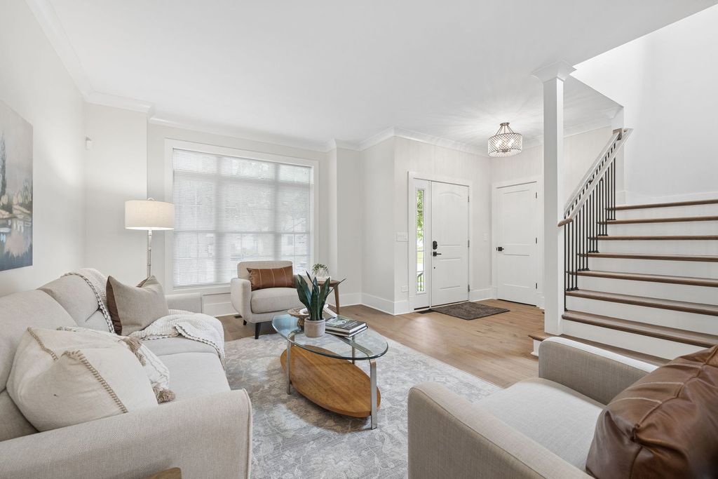 817 N Center Street, Naperville, IL 60563 — photo 2
