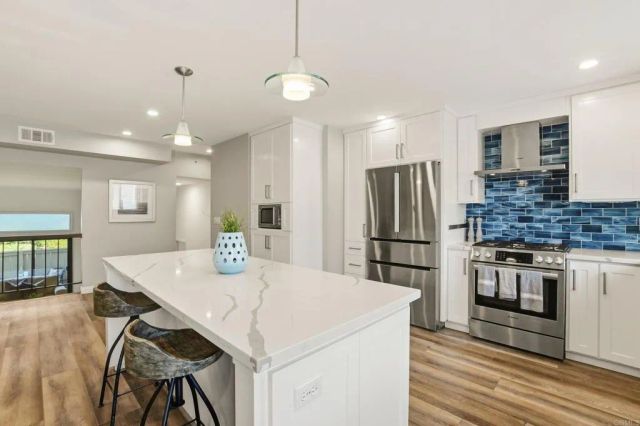 4046 Mahaila Avenue B, San Diego, CA 92122