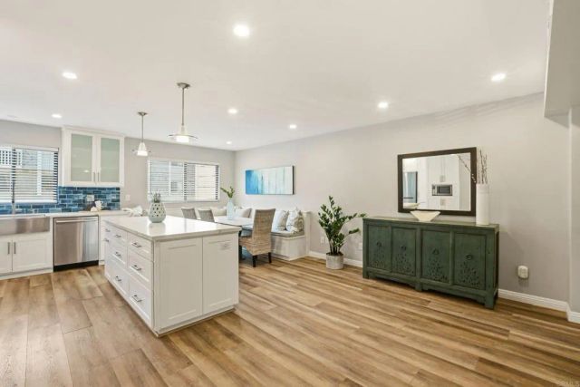 4046 Mahaila Avenue B, San Diego, CA 92122