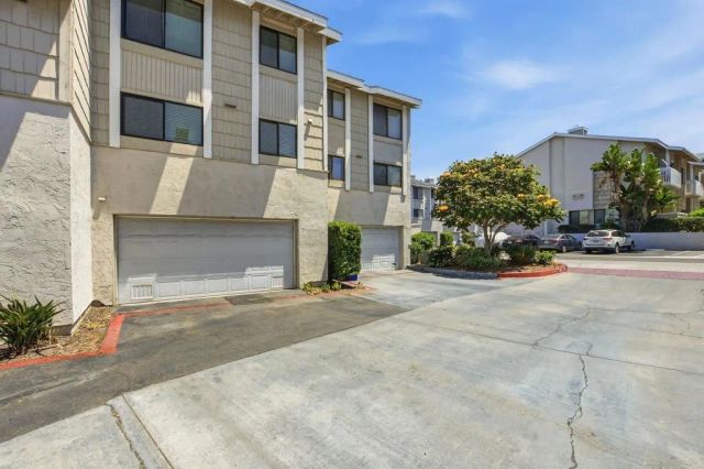 4046 Mahaila Avenue B, San Diego, CA 92122