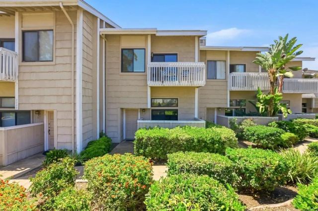 4046 Mahaila Avenue B, San Diego, CA 92122