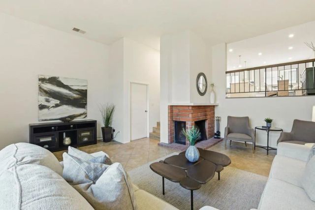 4046 Mahaila Avenue B, San Diego, CA 92122
